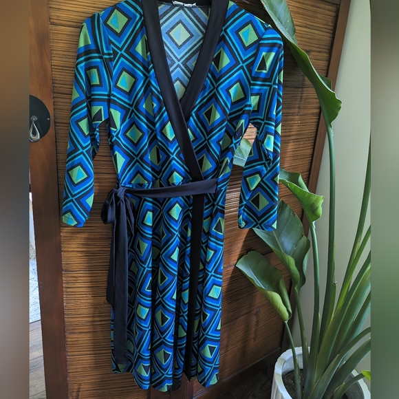 London Times, mod geometric print, faux wrap midi dress, size 6 - Picture 2 of 3